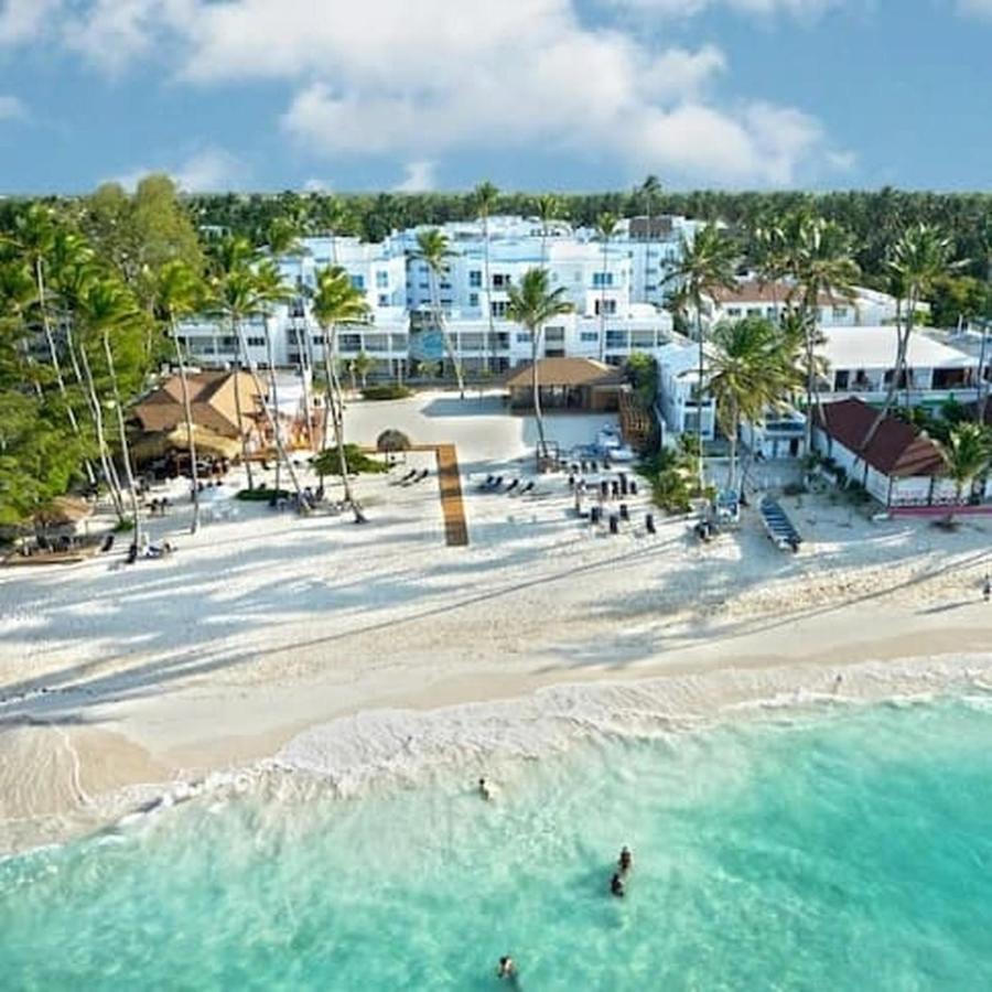 Chic Beachfront Apartment - Private Beach Access Punta Cana Exterior photo