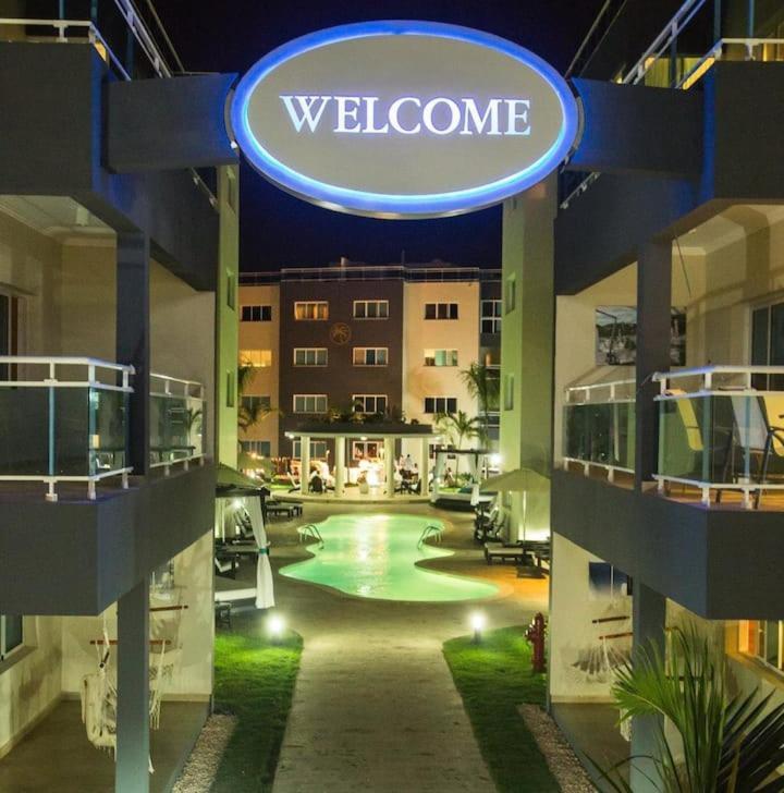 Chic Beachfront Apartment - Private Beach Access Punta Cana Exterior photo